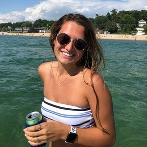 Meet your Posher, Jillian